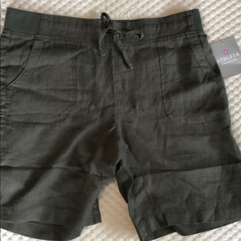 Women’s linen shorts.